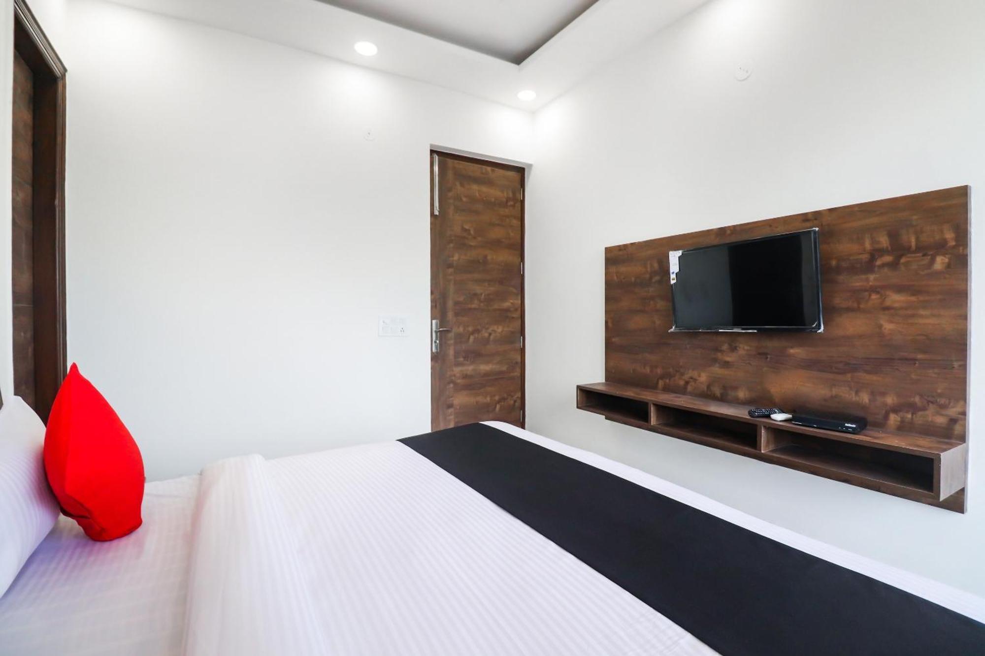 Collection O Green Leaf Residency Гургаон Экстерьер фото